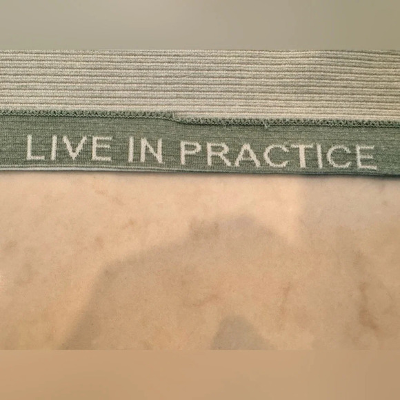 Lululemon Men’s Green & White Stripe Metal Vent Tech Short Sleeve Tee - Picture 9 of 9